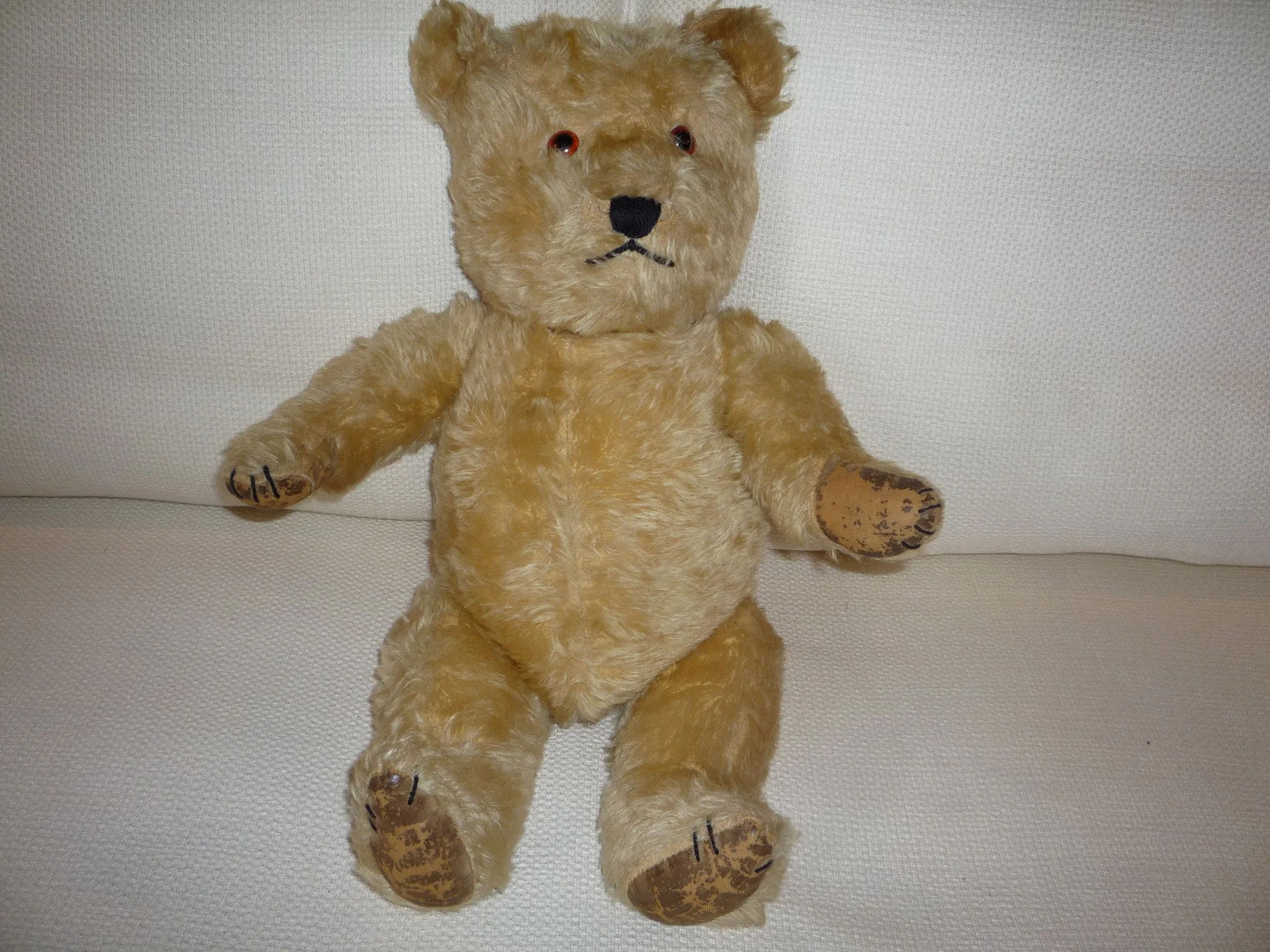 SOLD (1950) Hugmee Cedric