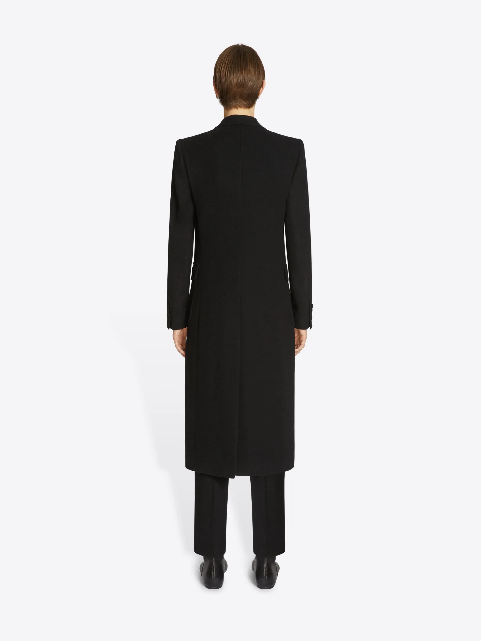 Tight fit wool coat